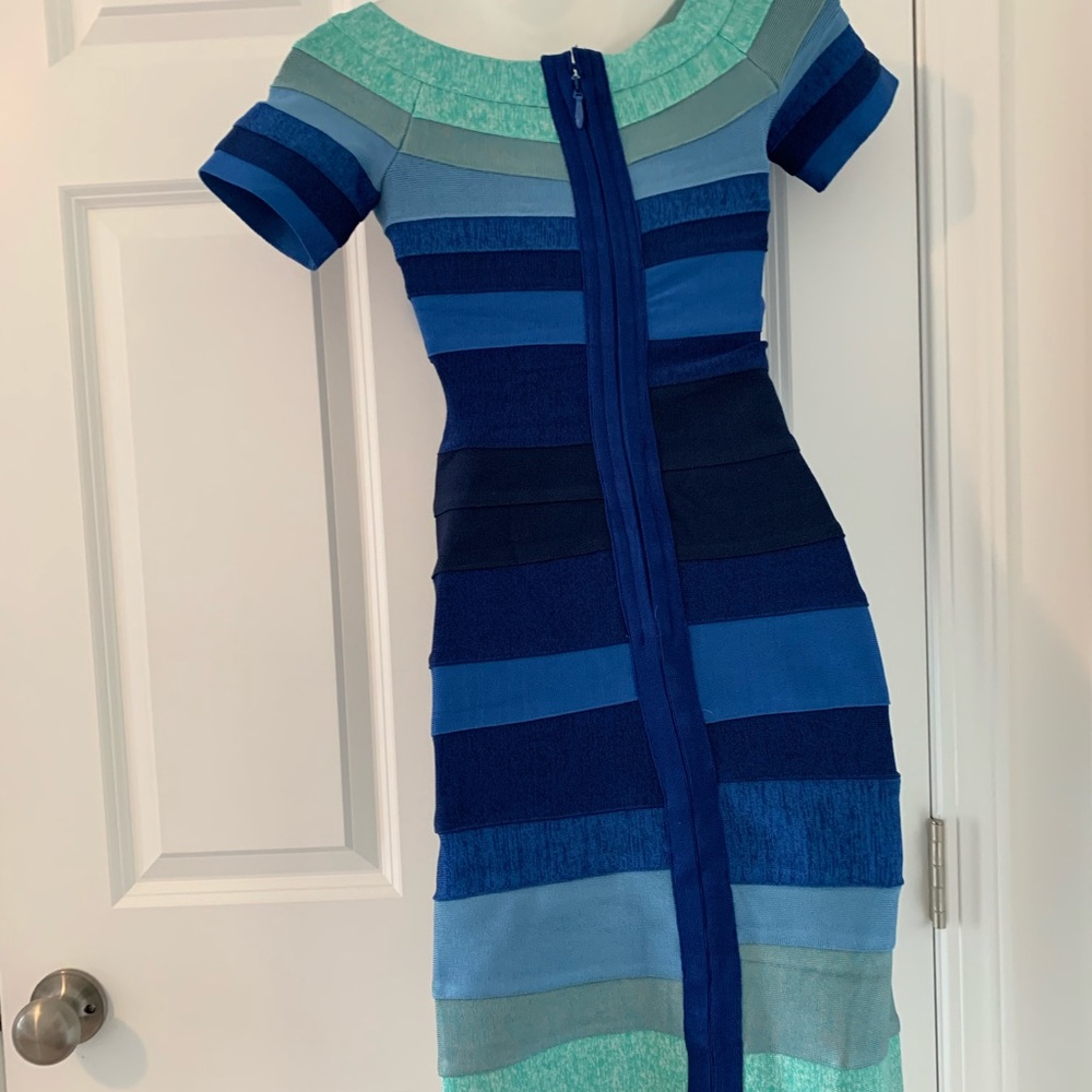 Dress - Picture 4 of 5